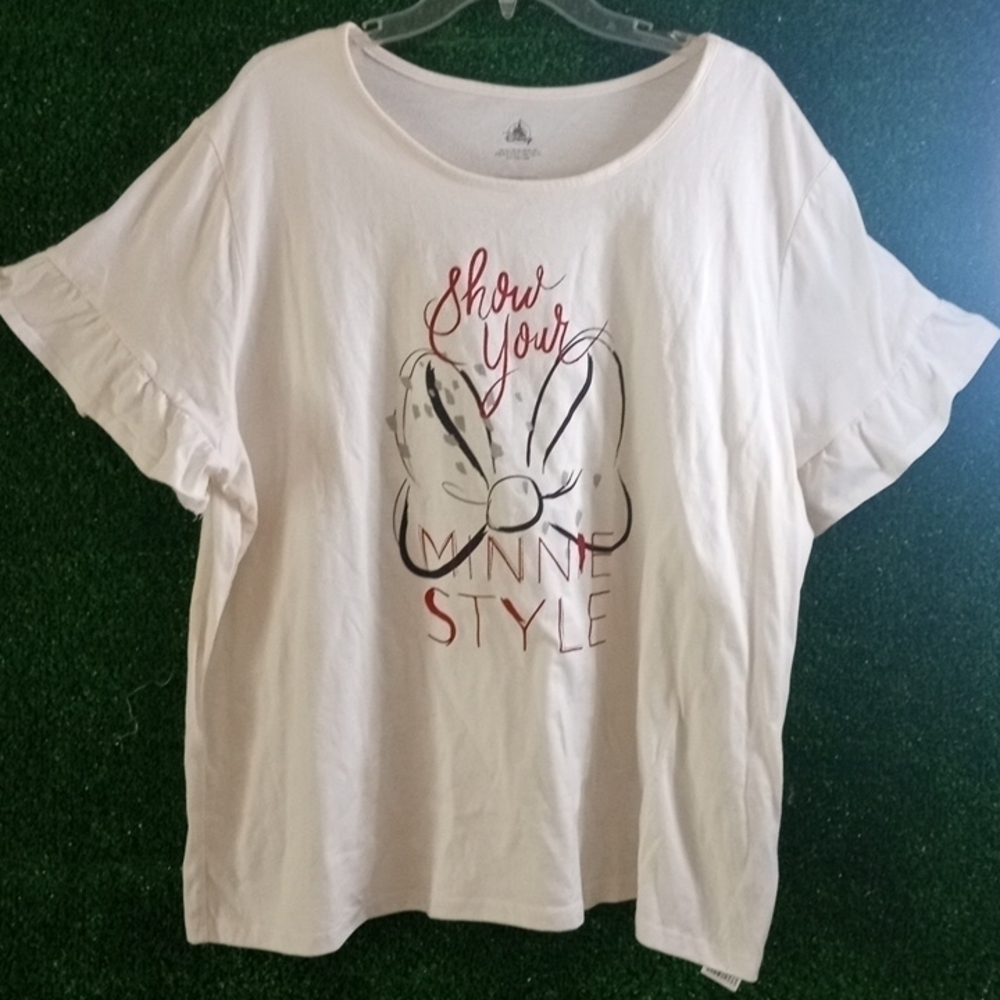 Disney Minnie mouse shirt
